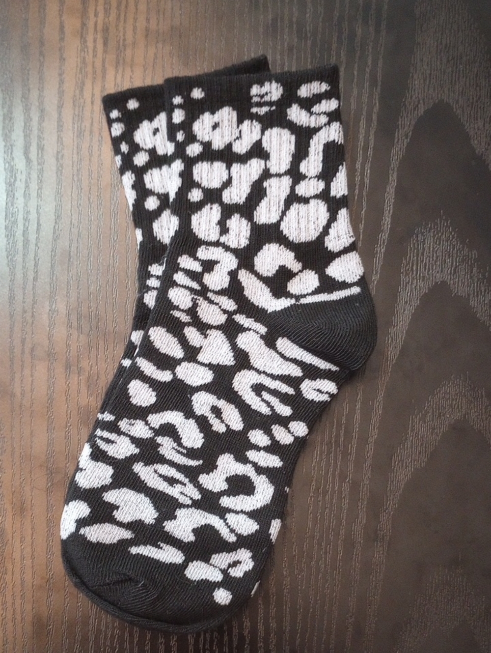 Black And White Leopard Print Crew Ankle Socks Soft Comfort